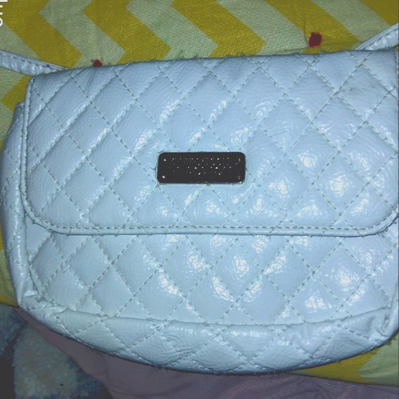 Kenneth Cole Reaction White and Black Leather Purse Handbag CLEAN! NICE! - Picture 1 of 2